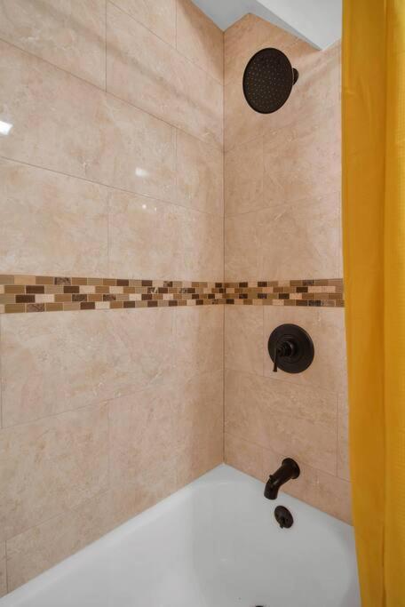 Golden Gem In Heart Of East Rock Quiet 3Br Near Dt And Yale Apartment New Haven Exterior photo